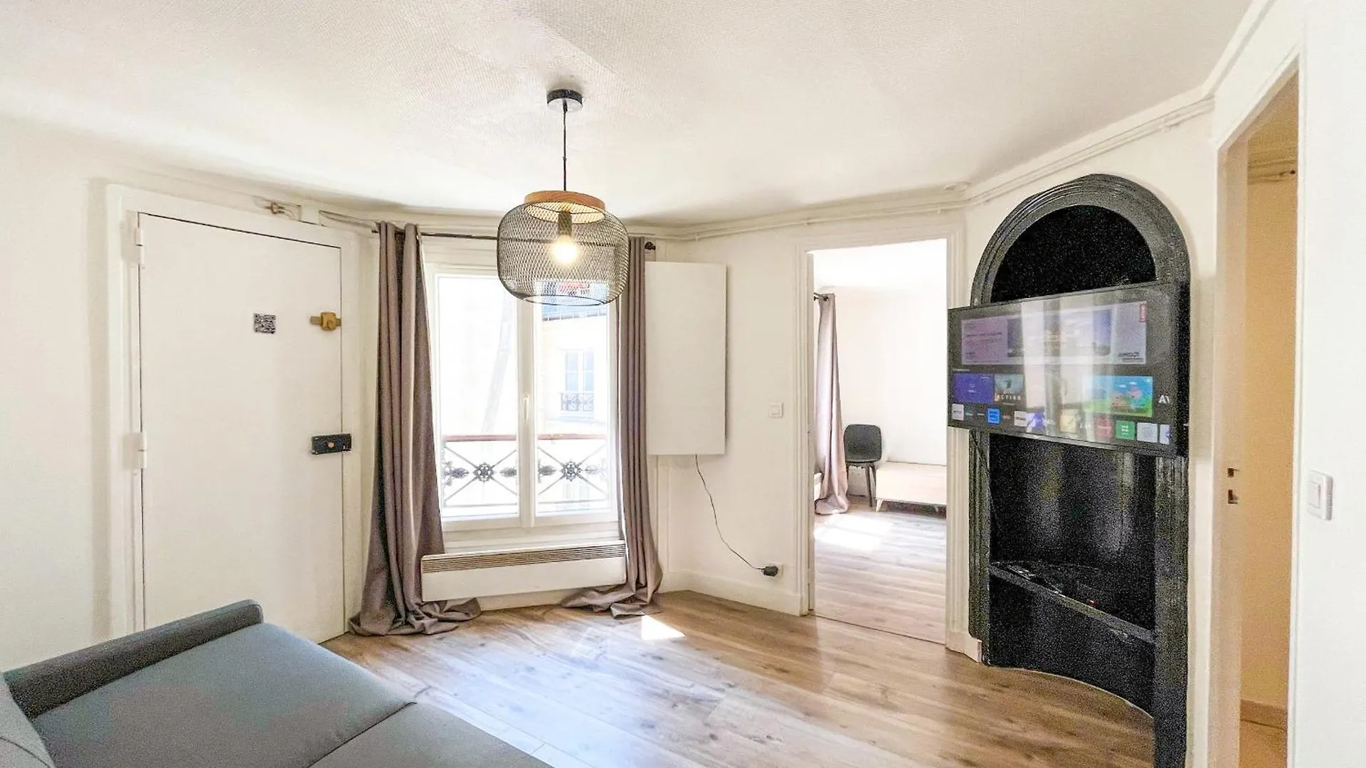 149 - Urban Cosy Flat In Paris Apartment